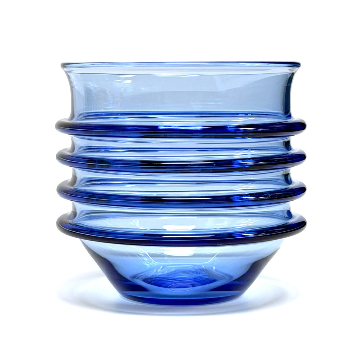 Vasos apilables de vidrio primitivo