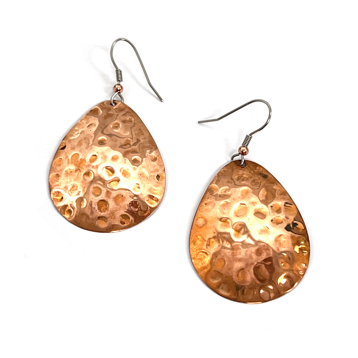 Boucles d&#39;oreilles en cuivre martelé en forme de larme