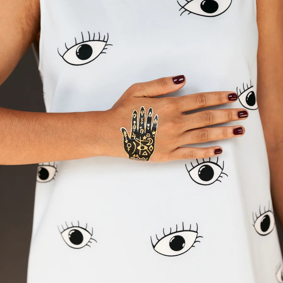 Tatouage de main mystique Tattly