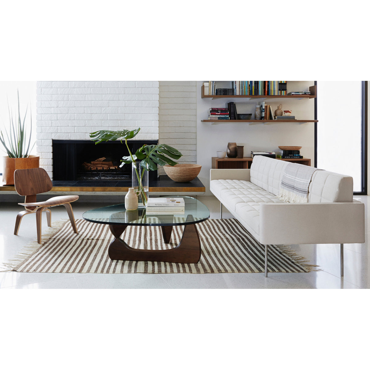 Sillón Eames® de madera contrachapada moldeada (LCW)