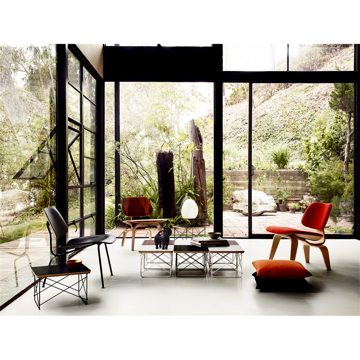 Sillón Eames® de madera contrachapada moldeada (LCW)